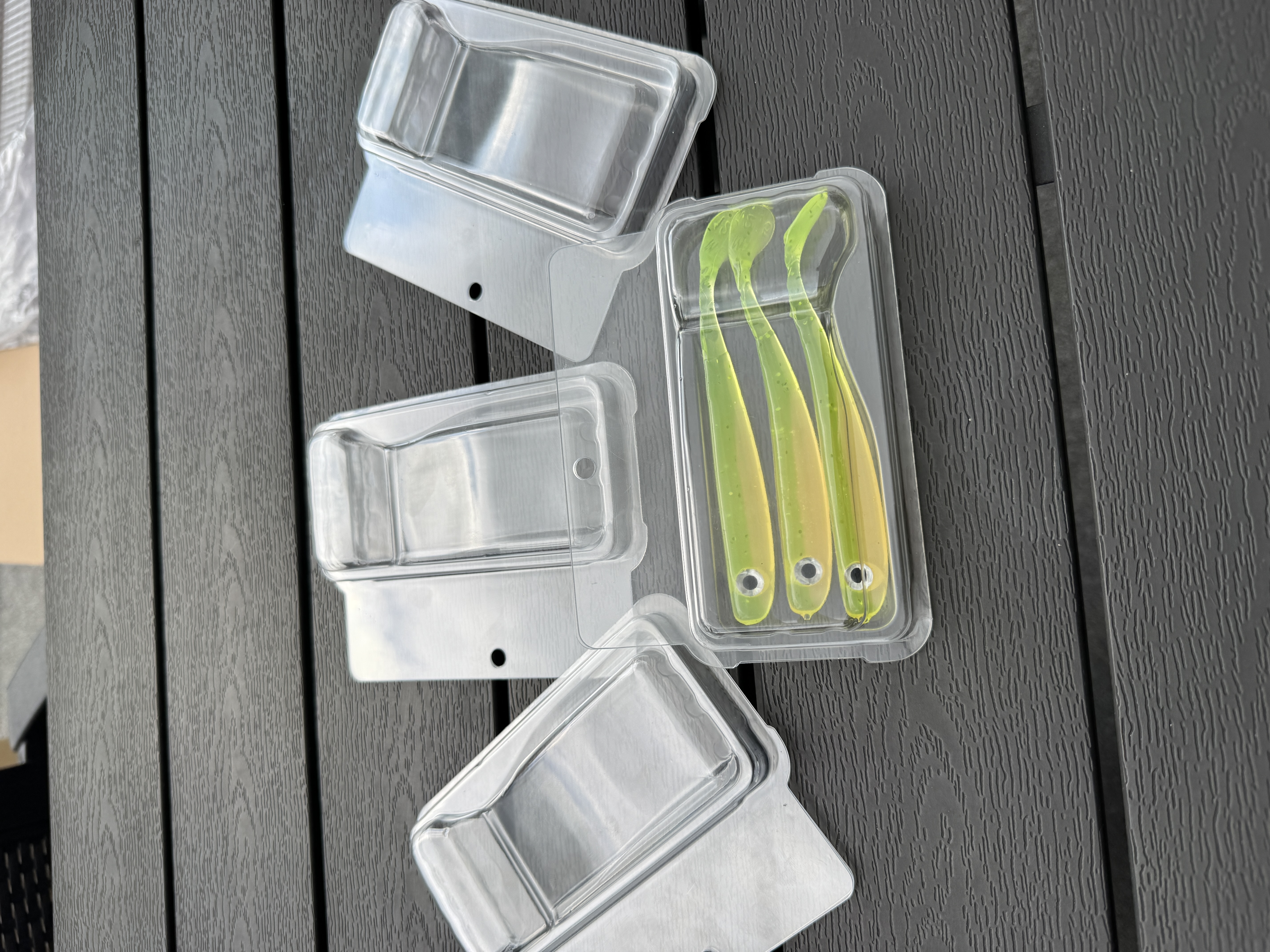 MIKATECH Hard Case Blister NEU für Gummifische bis 13cm 100 Stück