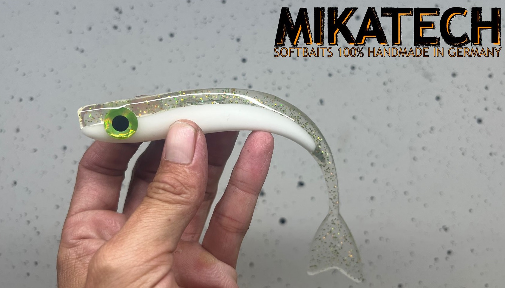 MIKATECH Real V-Shad 18 cm Salt & Pepper MIKATECH Real V-Shad 18 cm Salt & Pepper