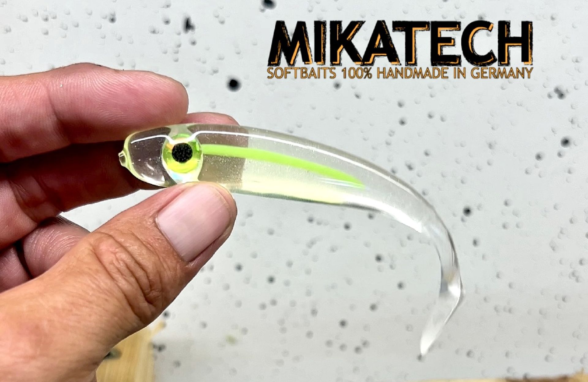 MIKATECH Real Shad 10 cm Sexy Chartreuse Alien UV
